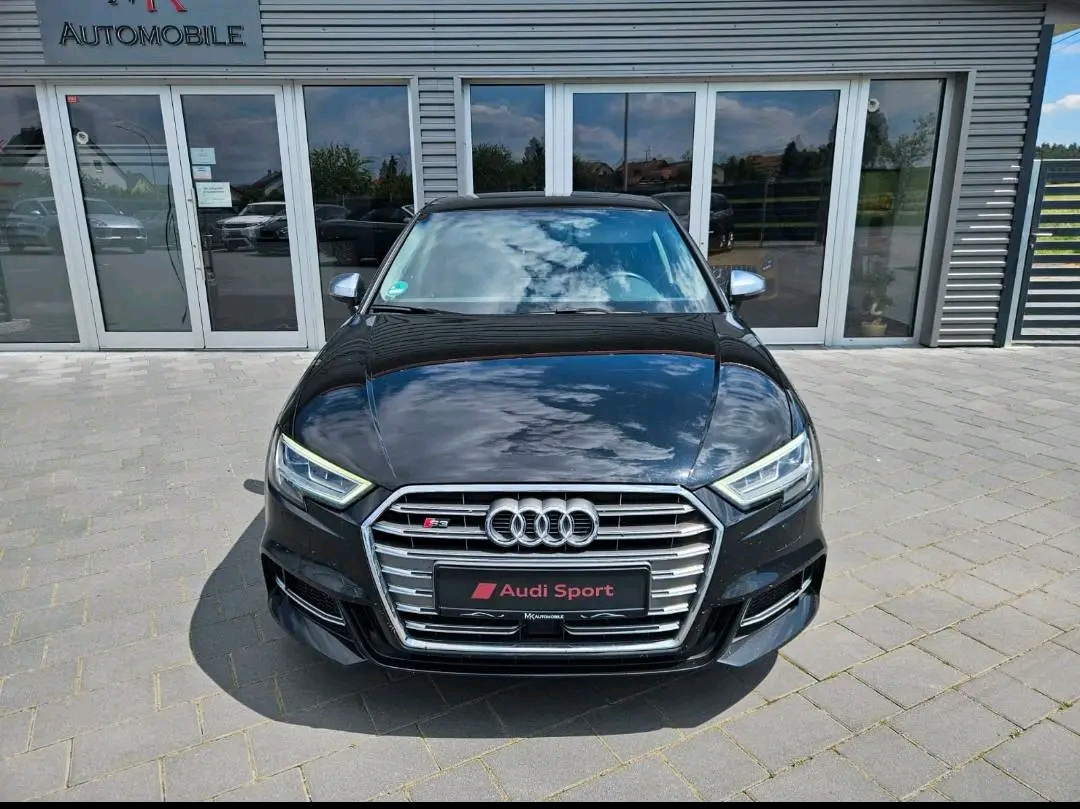 Audi S3 Sportback 2.0 quattro / Shalter / 1. Hand / ACC