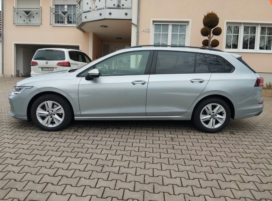 Volkswagen Golf VIII Variant 2.0 TDI 110 kW Life, Navigation, PDC